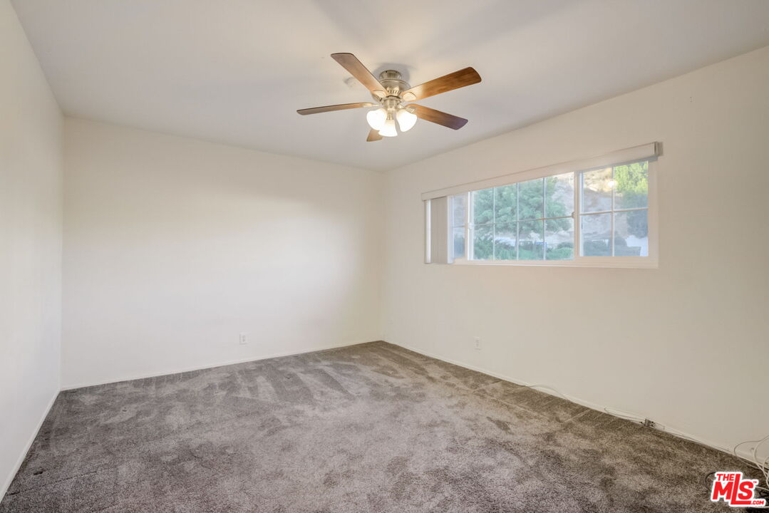 4990 Llano Dr