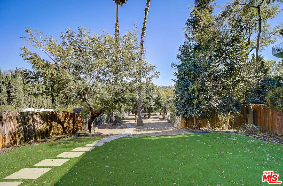 4990 Llano Dr