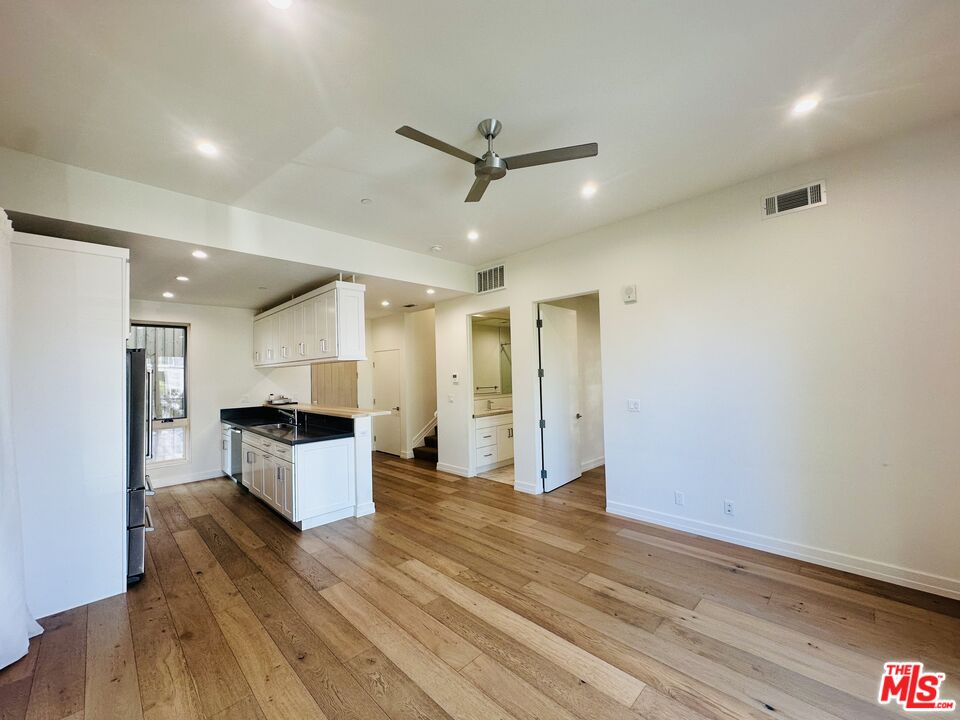 1041 N Spaulding Ave Unit: 201