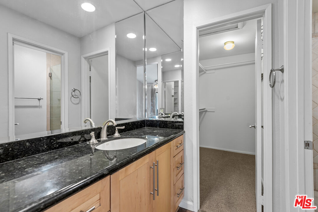 6265 Canoga Ave Unit: 38