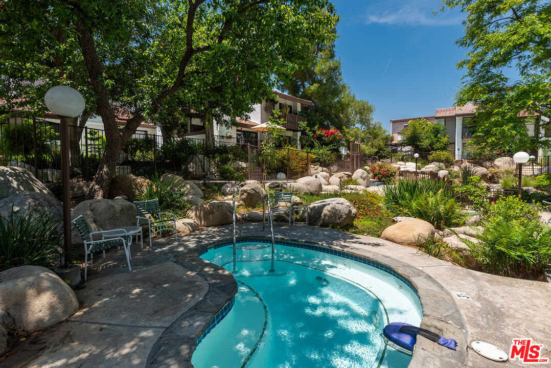 6265 Canoga Ave Unit: 38