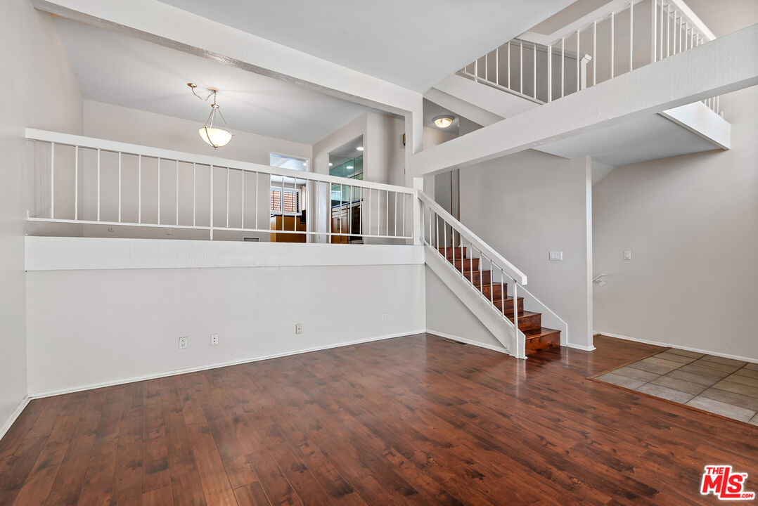 6265 Canoga Ave Unit: 38