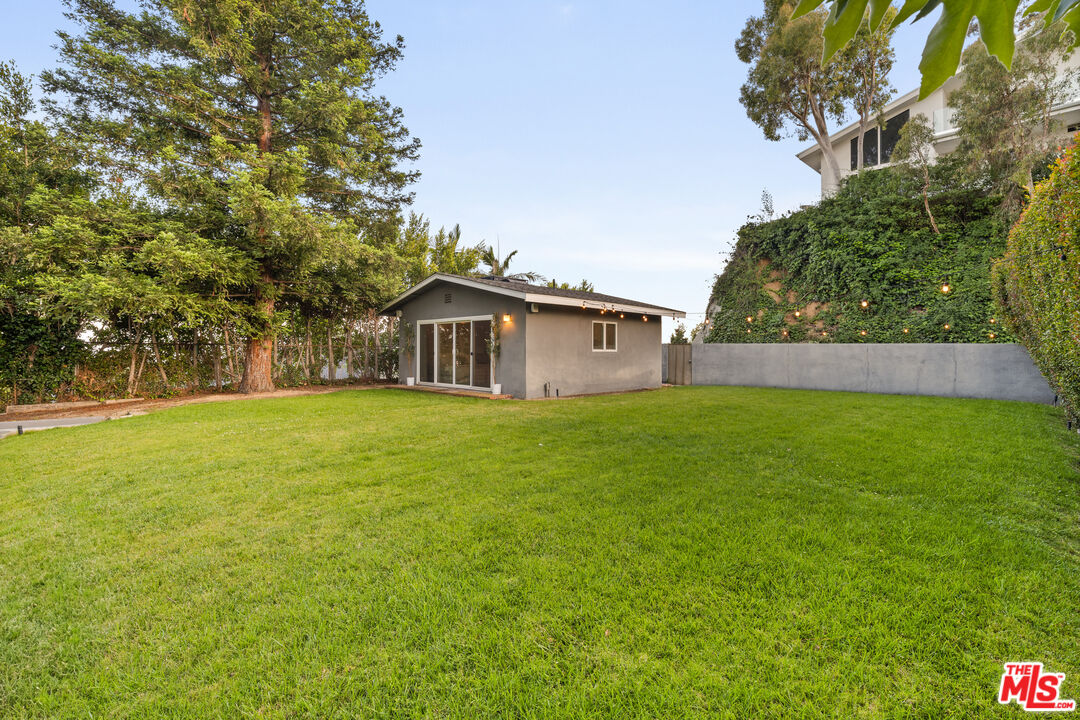 8490 Cole Crest Dr