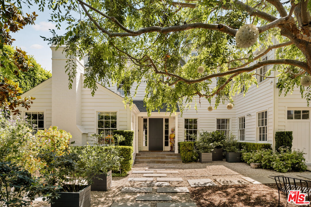 589 Moreno Ave