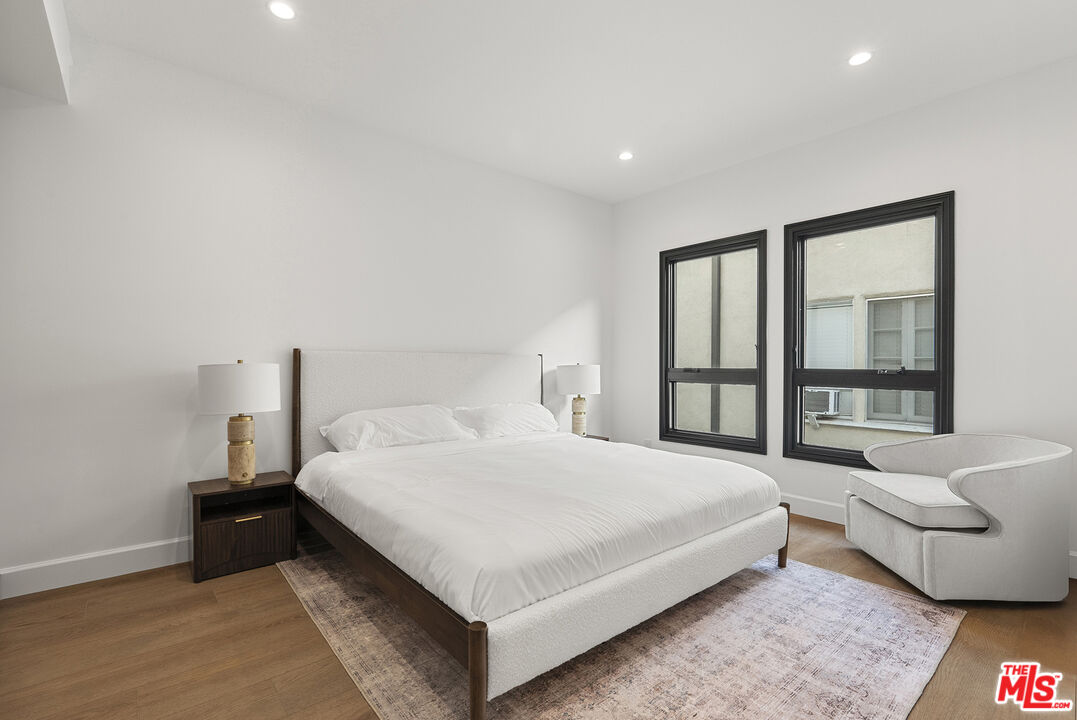 132 S Oakhurst Dr Unit: 4