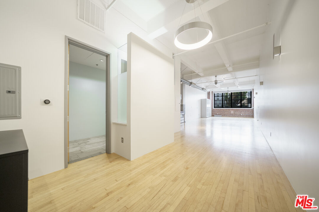 1850 Industrial St Unit: 113