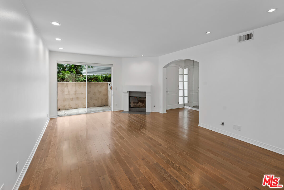 2138 FEDERAL AVE