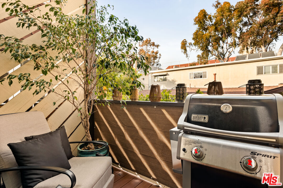 621 California Ave Unit: 3