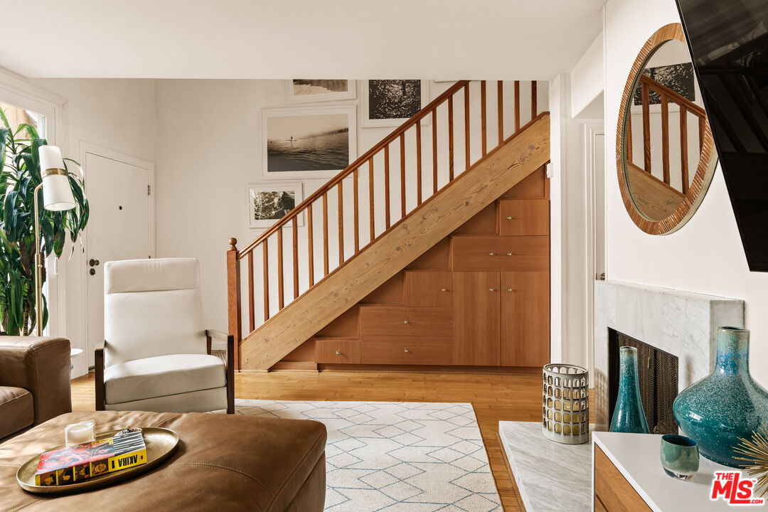 621 California Ave Unit: 3