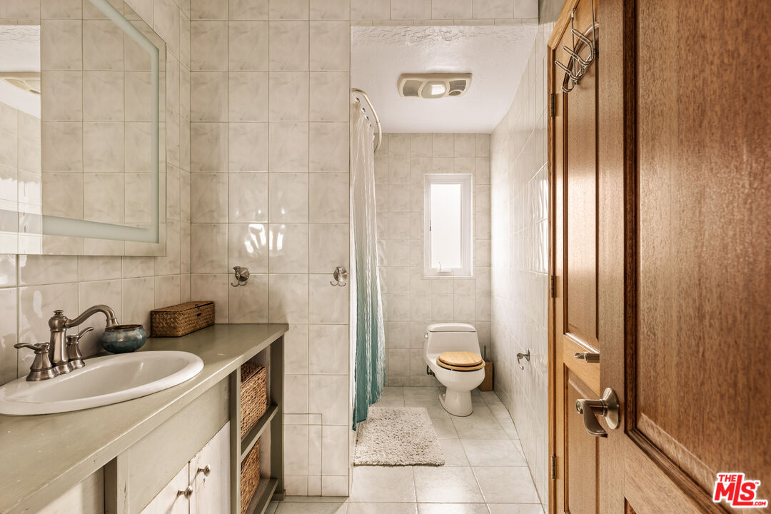 621 California Ave Unit: 3