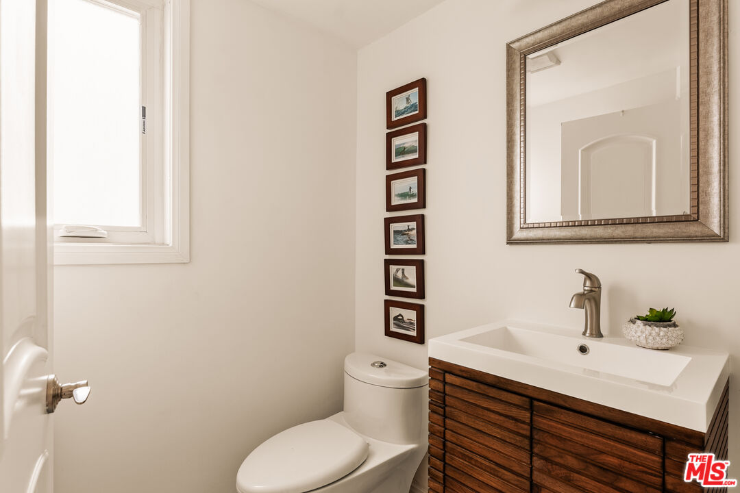 621 California Ave Unit: 3