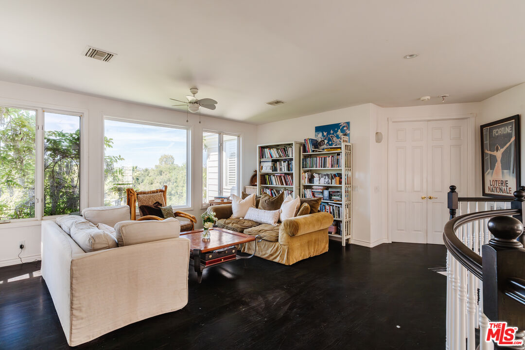 4244 Balcony Dr
