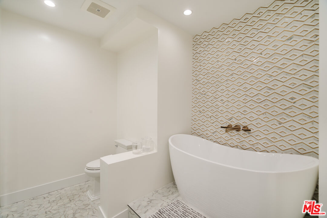 1333 S Beverly Glen Blvd Unit: 305