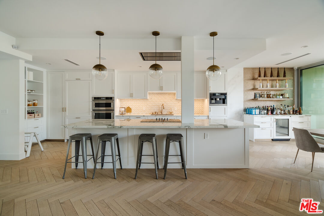 1333 S Beverly Glen Blvd Unit: 305