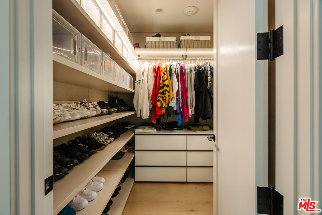 1333 S Beverly Glen Blvd Unit: 305