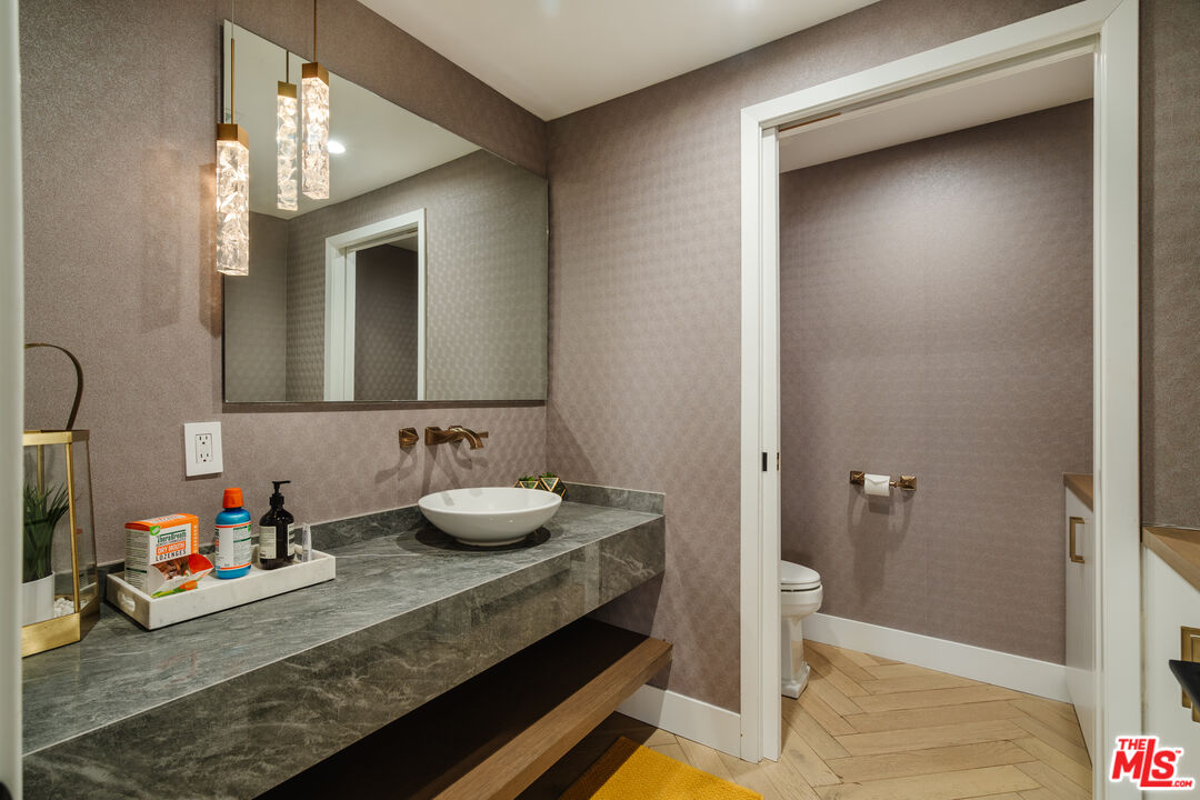 1333 S Beverly Glen Blvd Unit: 305