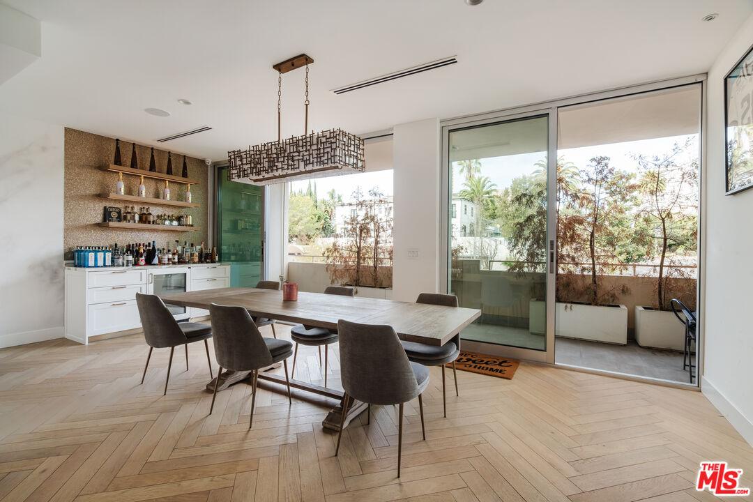 1333 S Beverly Glen Blvd Unit: 305