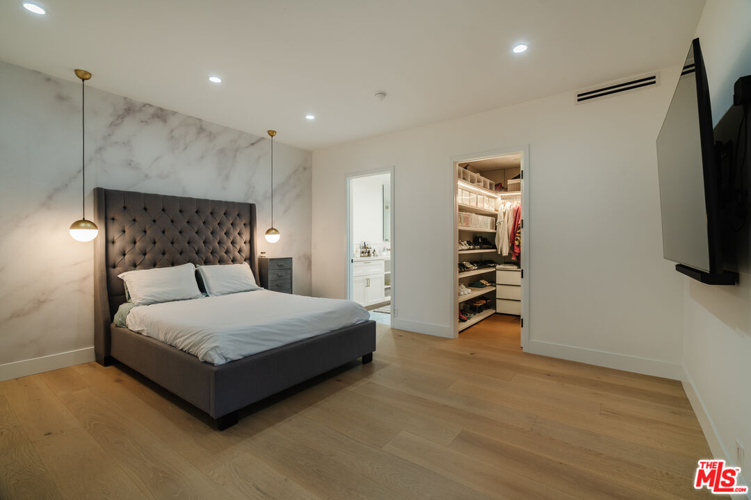 1333 S Beverly Glen Blvd Unit: 305