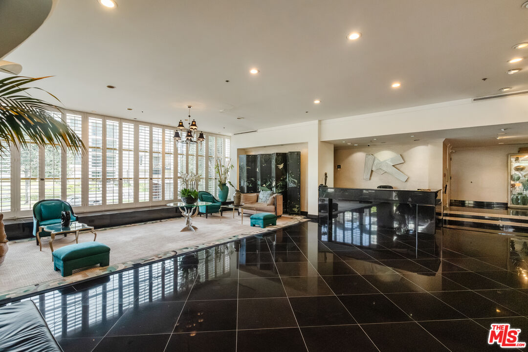 1333 S Beverly Glen Blvd Unit: 305