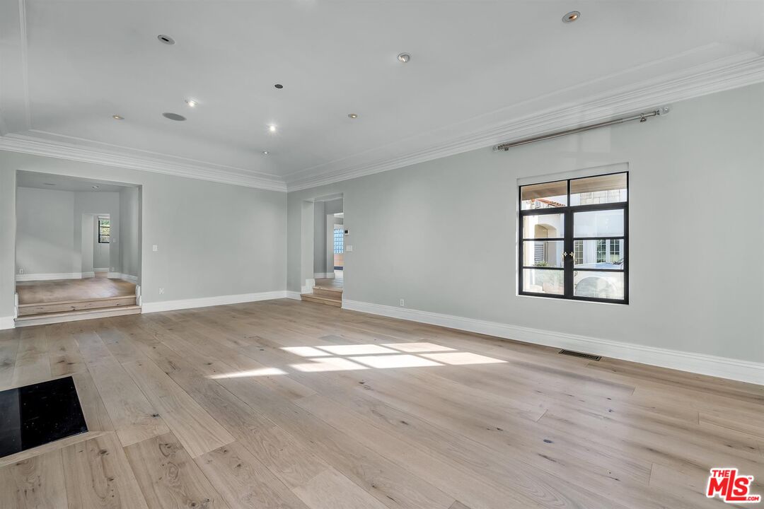 232 S Rodeo Dr