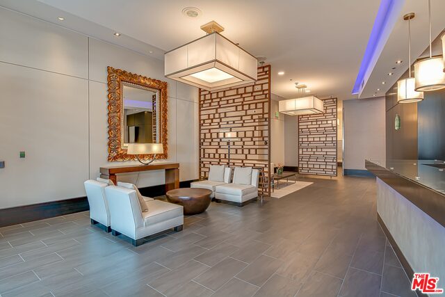 1100 S Hope St Unit: 1606