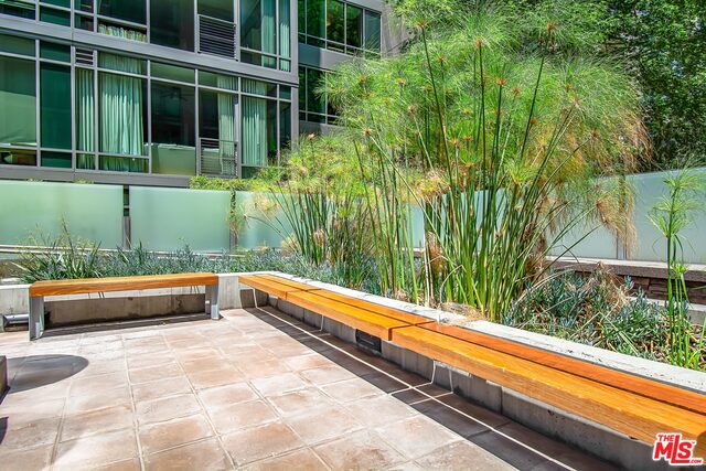 1100 S Hope St Unit: 1606