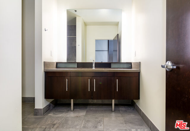 1100 S Hope St Unit: 1606