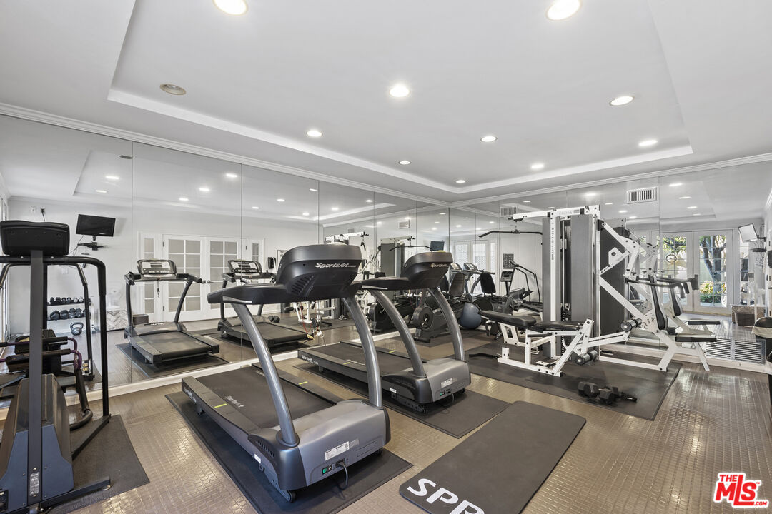 8455 Fountain Ave Unit: 419