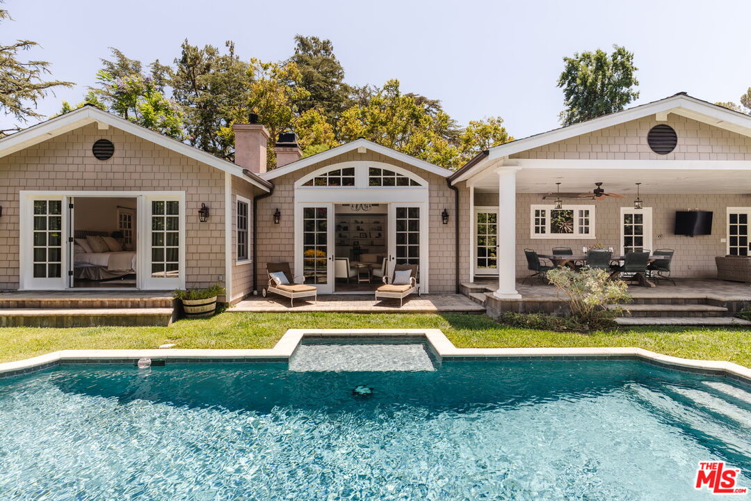 4237 Bluebell Ave