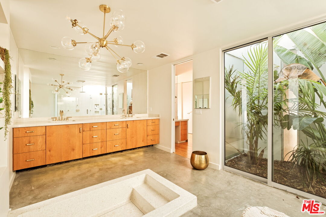 6641 Bedford Ave