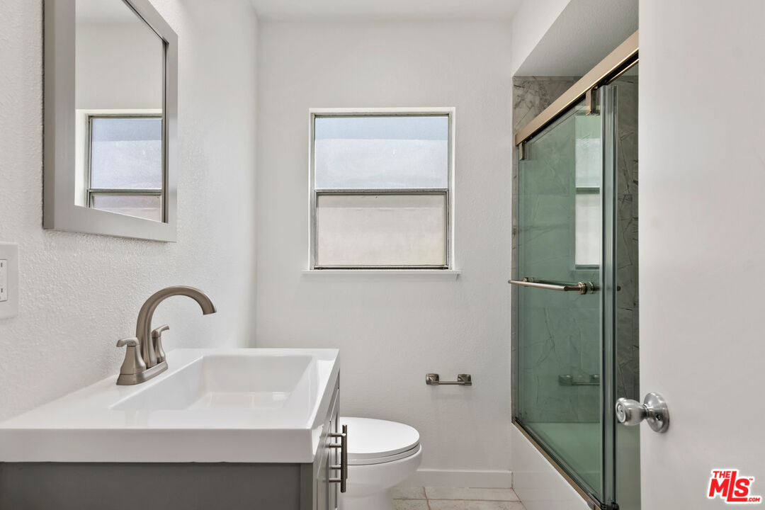 3635 Kalsman Dr Unit: 2