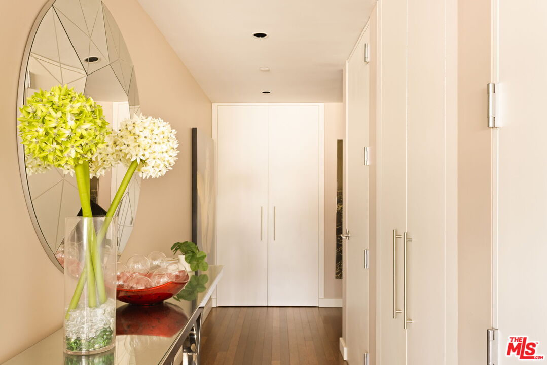 6250 Hollywood Blvd Unit: 8A