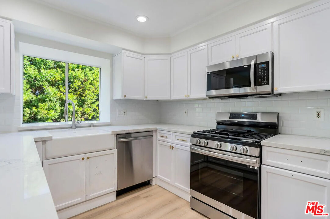 23471 Park Sorrento