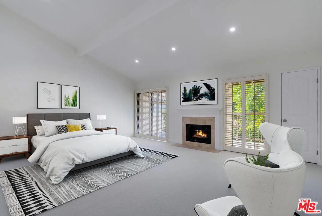 23471 Park Sorrento