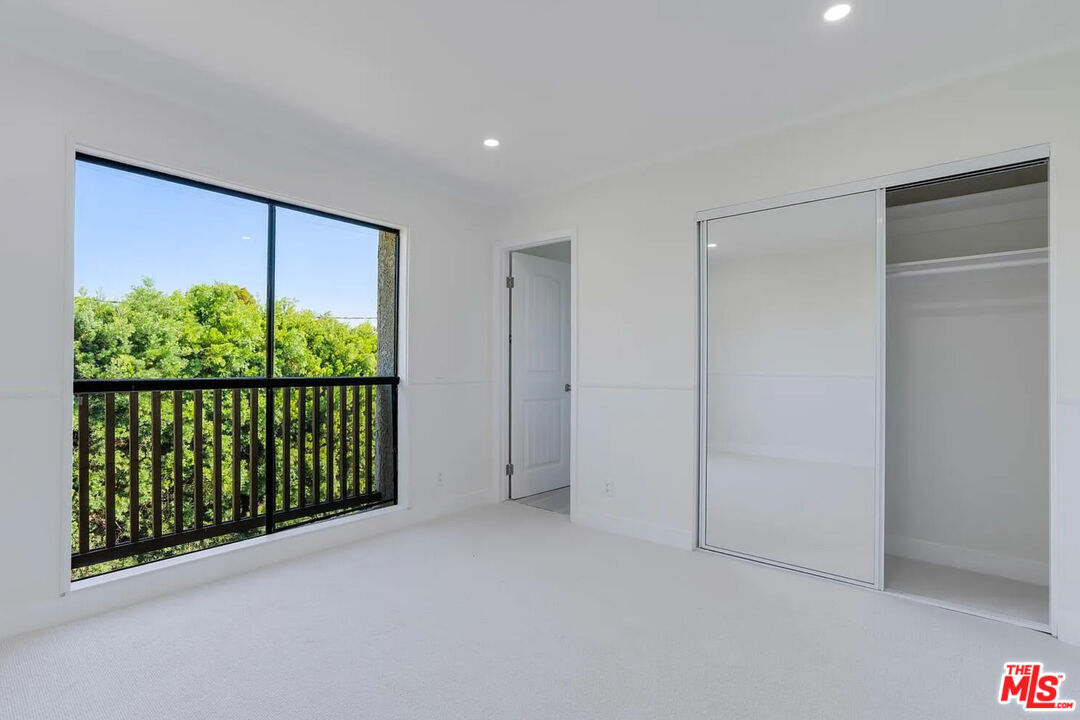 23471 Park Sorrento