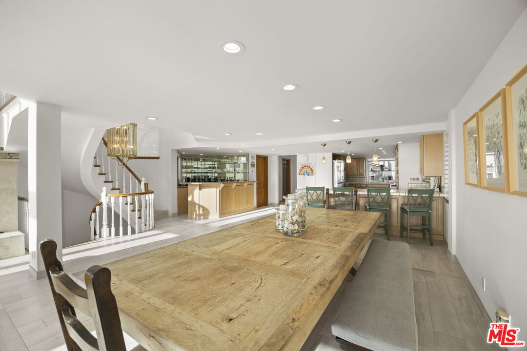 1005 Ocean Dr