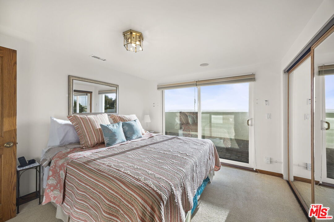 1005 Ocean Dr