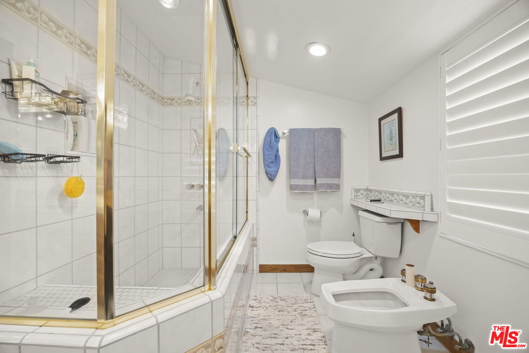 1005 Ocean Dr