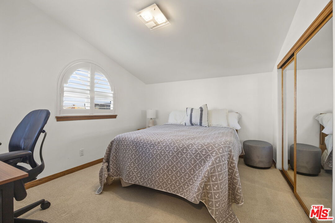 1005 Ocean Dr
