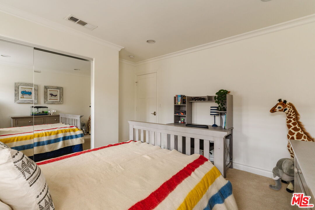 4278 Farmdale Ave