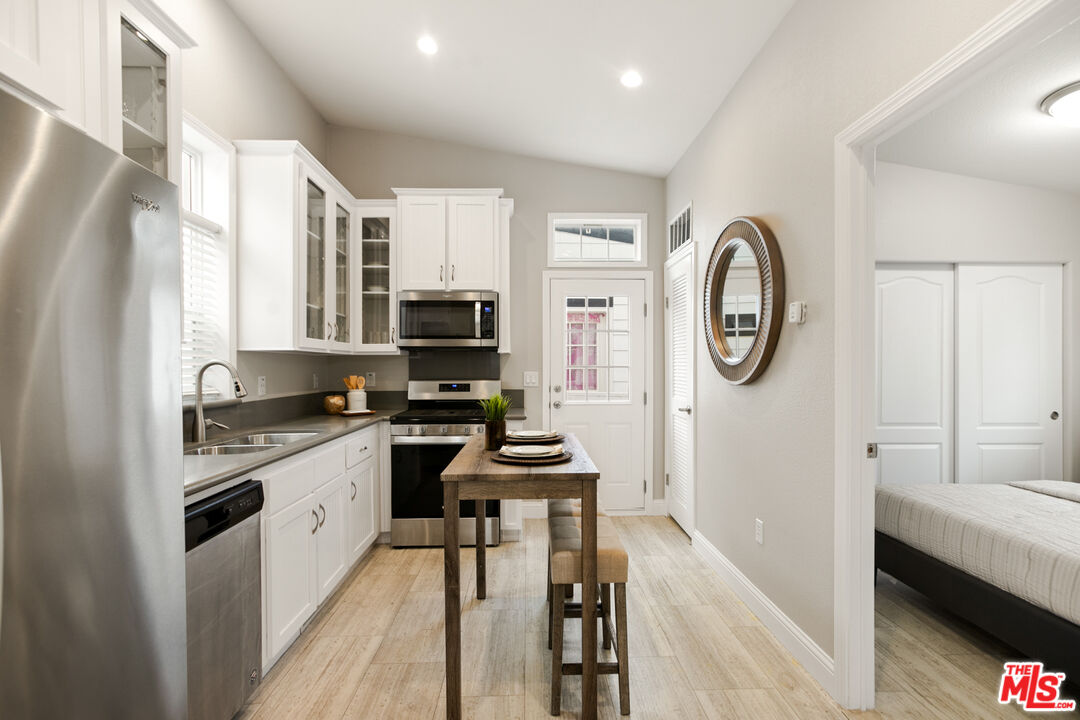 8250 Lankershim Blvd Unit: 29