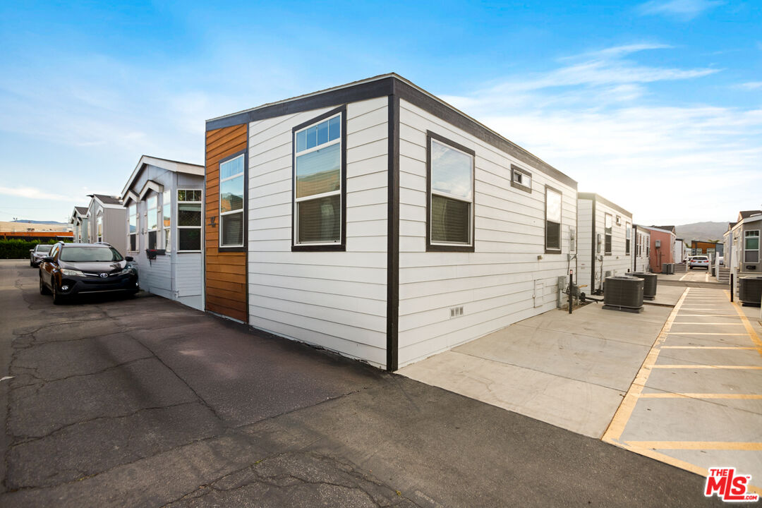 8250 Lankershim Blvd Unit: 29