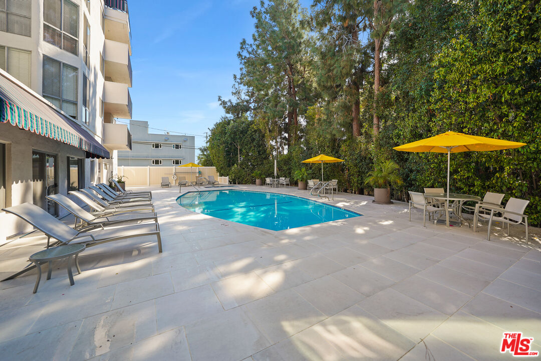8530 Holloway Dr Unit: 215