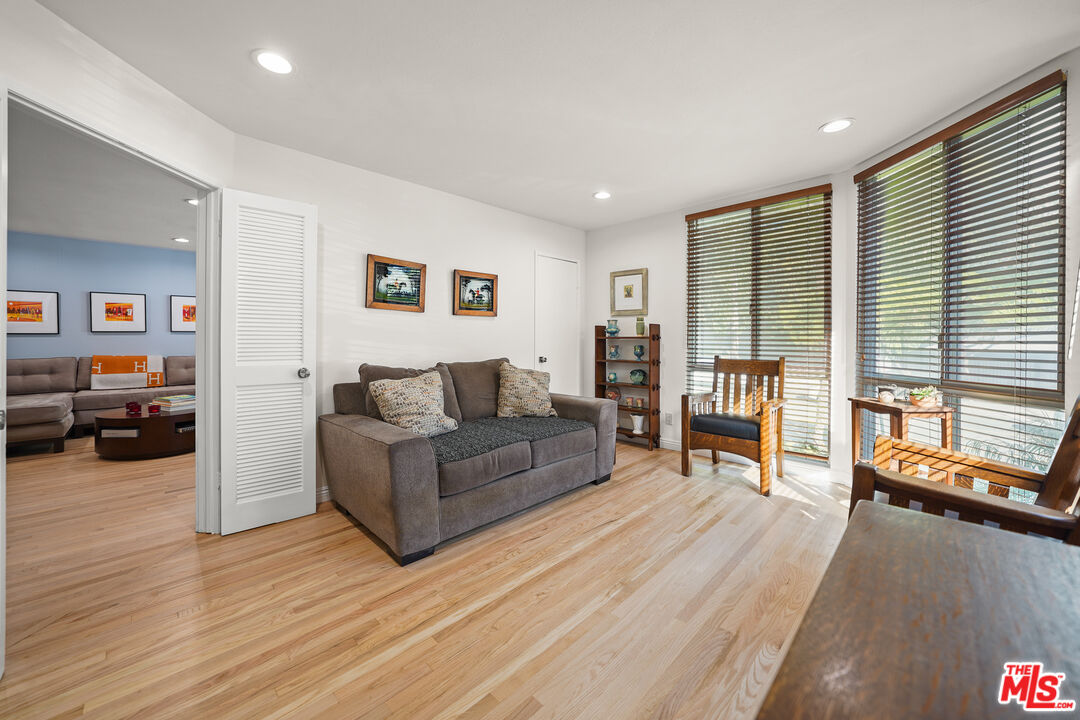 8530 Holloway Dr Unit: 215