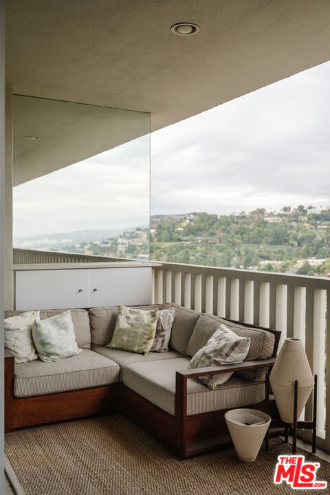 9255 Doheny Rd Unit: 2603
