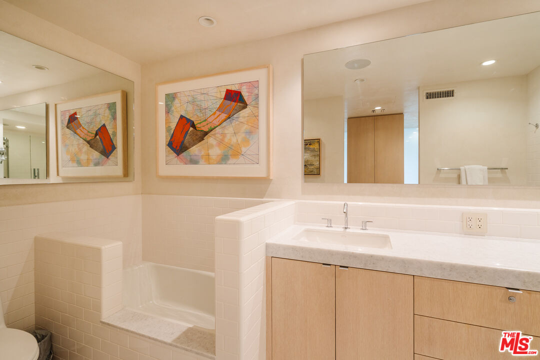9255 Doheny Rd Unit: 2603