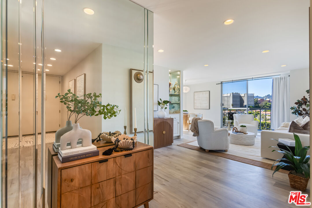 10751 Wilshire Blvd Unit: 1009