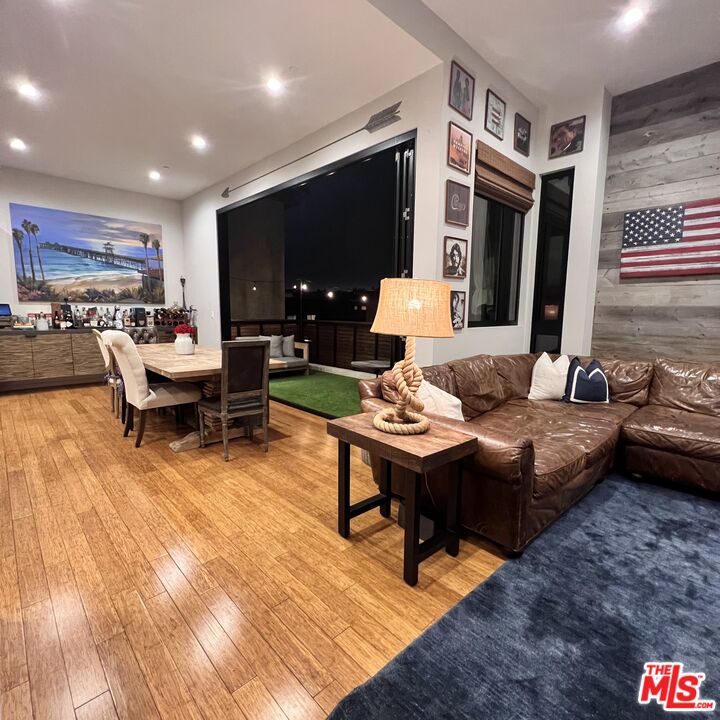 1103 Cypress Ave