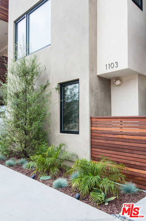 1103 Cypress Ave