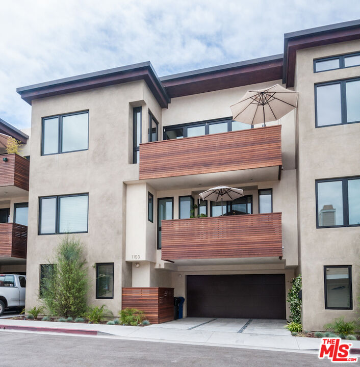 1103 Cypress Ave